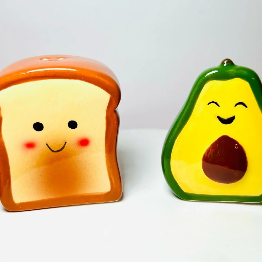 Ceramic Avocado Toast Salt and Pepper Shakers Bread Slice Brunch Kids - Picture 7 of 8
